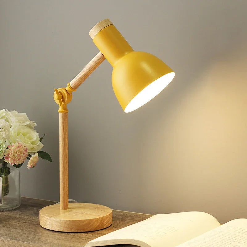 Sovrik Farget Trebordlampe