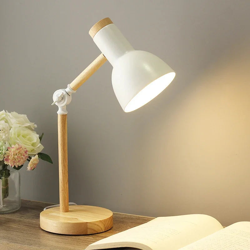 Sovrik Farget Trebordlampe