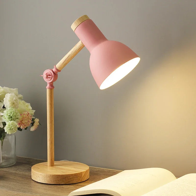 Sovrik Farget Trebordlampe