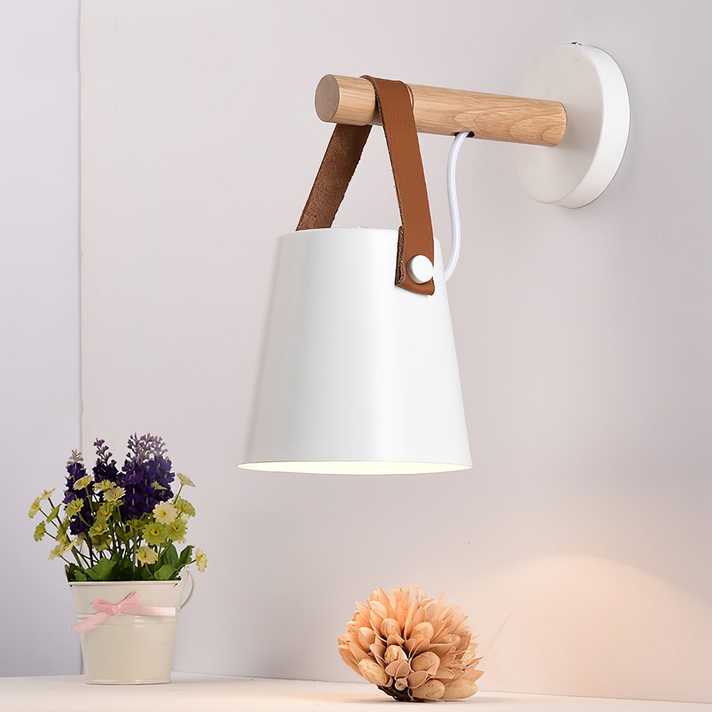 Sovrik Konisk Vegglampe i Tre | Moderne Design | Miljøvennlig | Dekor for Hjemmet