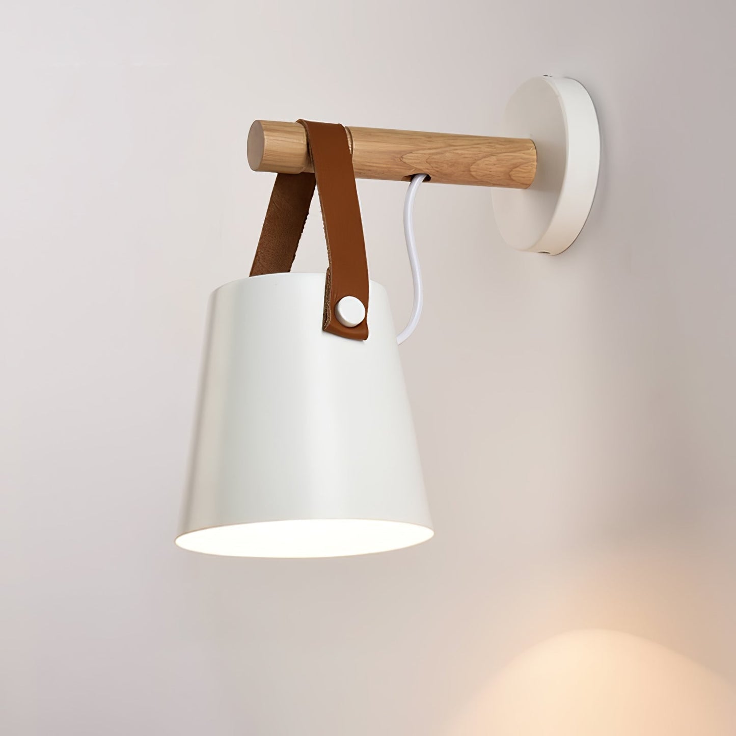 Sovrik Konisk Vegglampe i Tre | Moderne Design | Miljøvennlig | Dekor for Hjemmet
