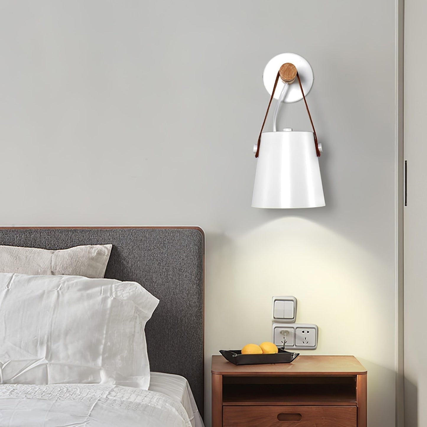 Sovrik Konisk Vegglampe i Tre | Moderne Design | Miljøvennlig | Dekor for Hjemmet