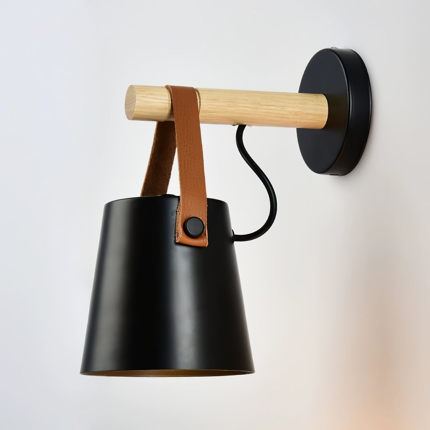 Sovrik Konisk Vegglampe i Tre | Moderne Design | Miljøvennlig | Dekor for Hjemmet