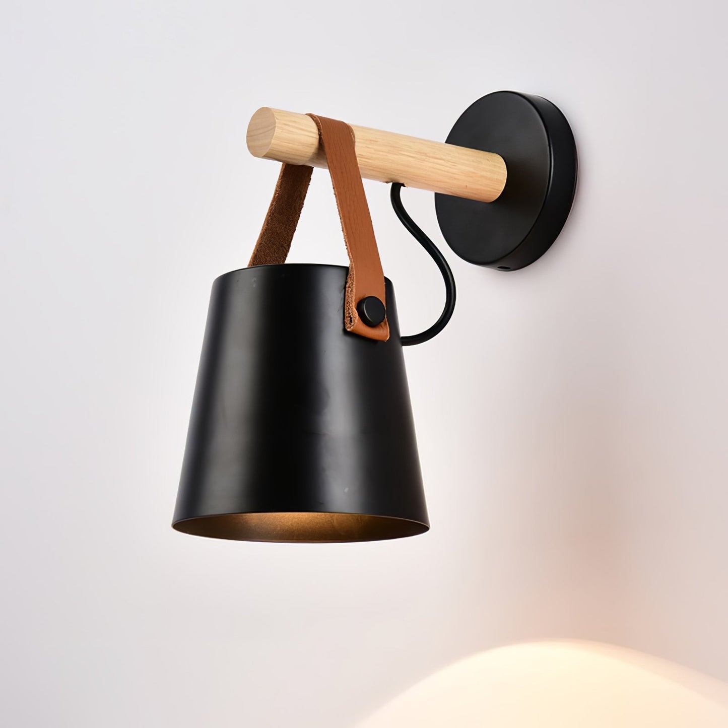 Sovrik Konisk Vegglampe i Tre | Moderne Design | Miljøvennlig | Dekor for Hjemmet