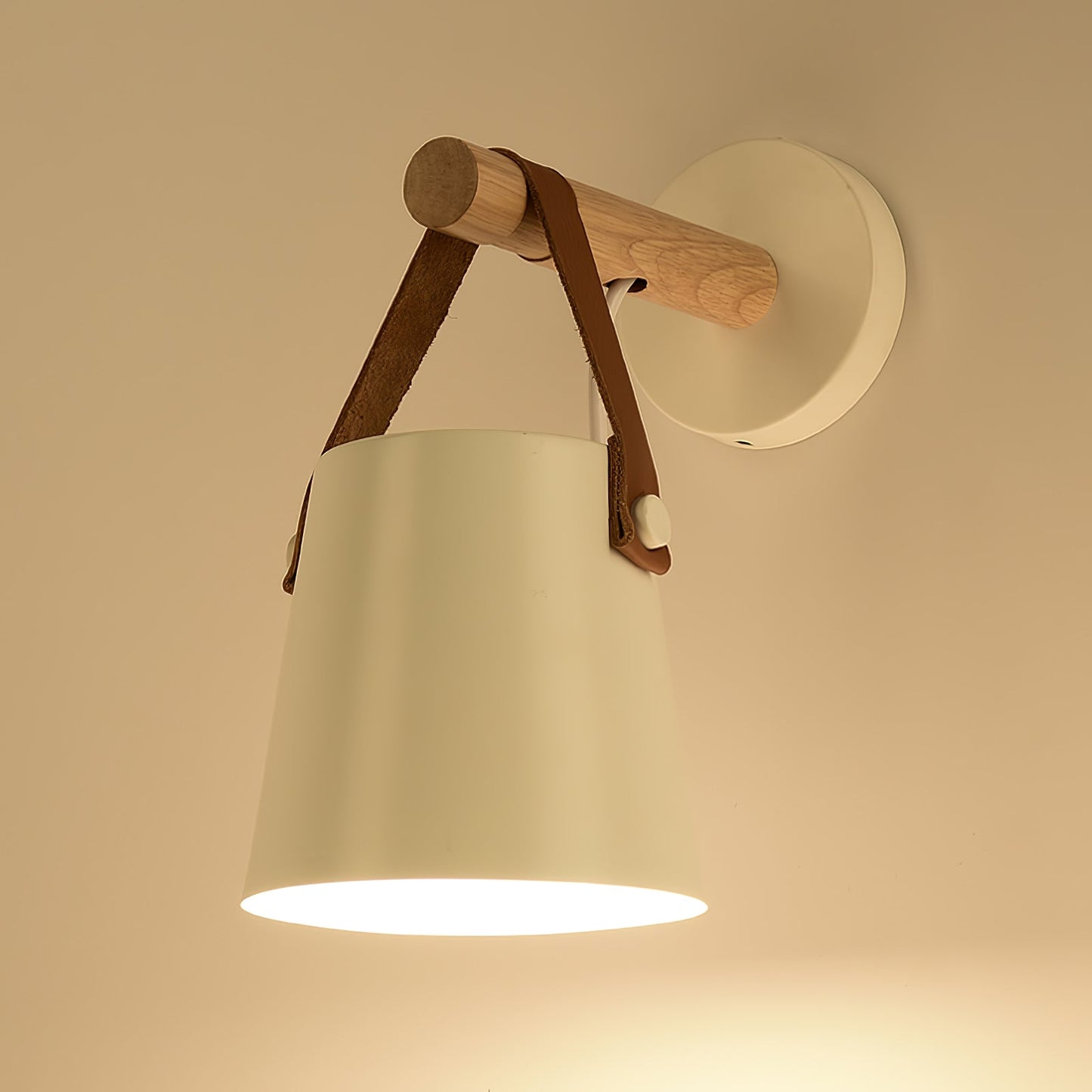 Sovrik Konisk Vegglampe i Tre | Moderne Design | Miljøvennlig | Dekor for Hjemmet