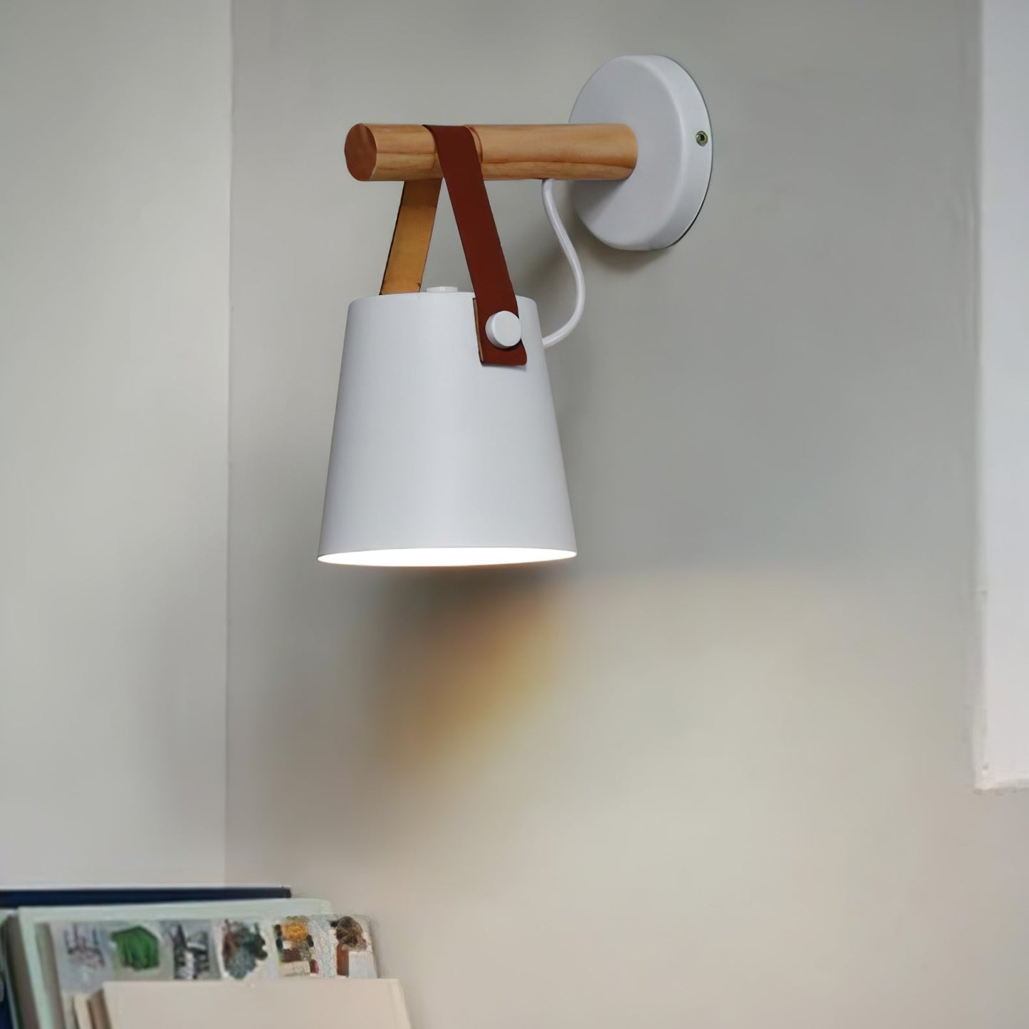 Sovrik Konisk Vegglampe i Tre | Moderne Design | Miljøvennlig | Dekor for Hjemmet