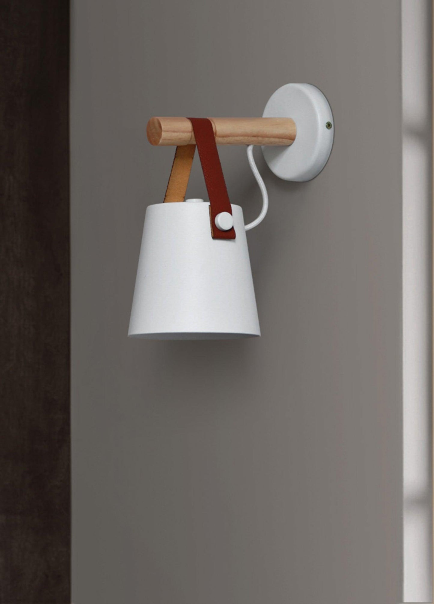Sovrik Konisk Vegglampe i Tre | Moderne Design | Miljøvennlig | Dekor for Hjemmet