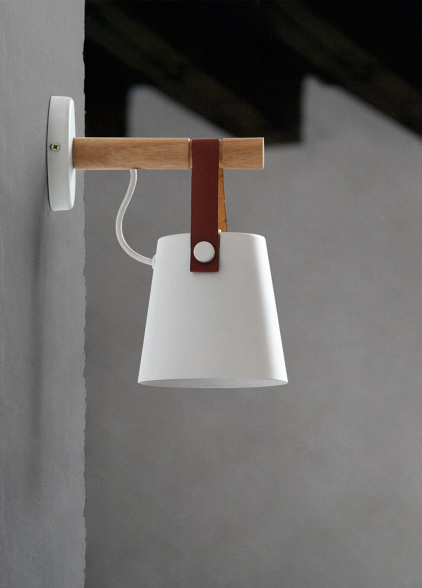 Sovrik Konisk Vegglampe i Tre | Moderne Design | Miljøvennlig | Dekor for Hjemmet