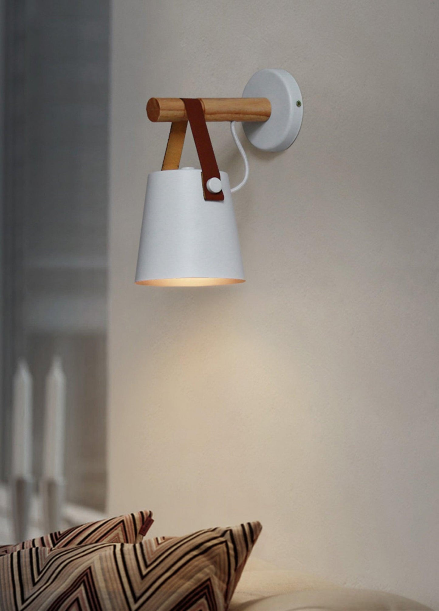 Sovrik Konisk Vegglampe i Tre | Moderne Design | Miljøvennlig | Dekor for Hjemmet