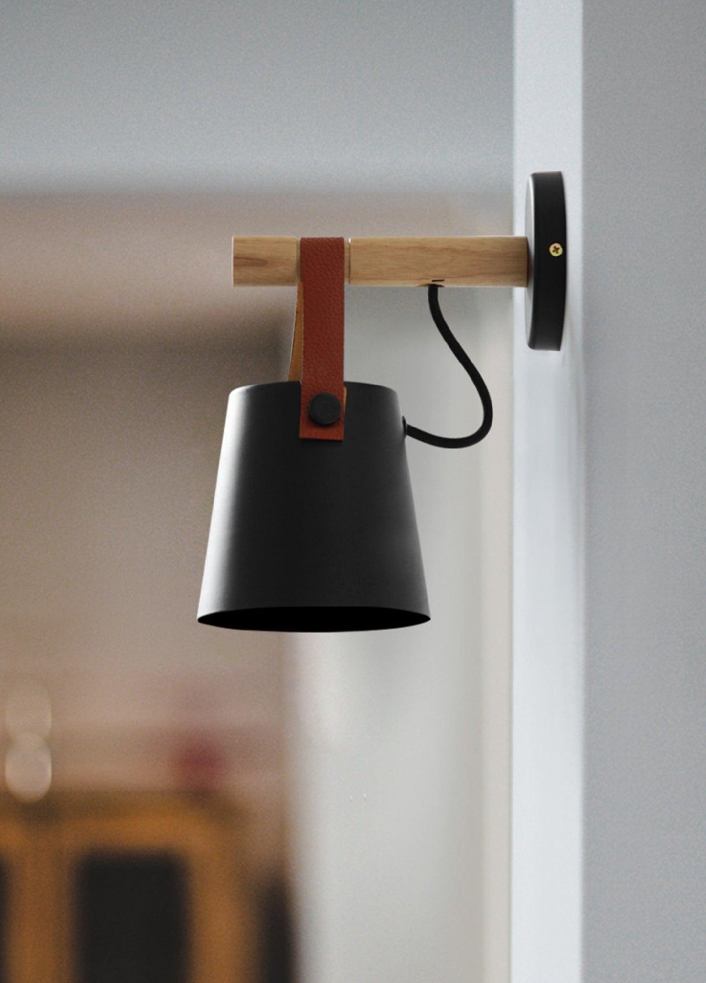 Sovrik Konisk Vegglampe i Tre | Moderne Design | Miljøvennlig | Dekor for Hjemmet