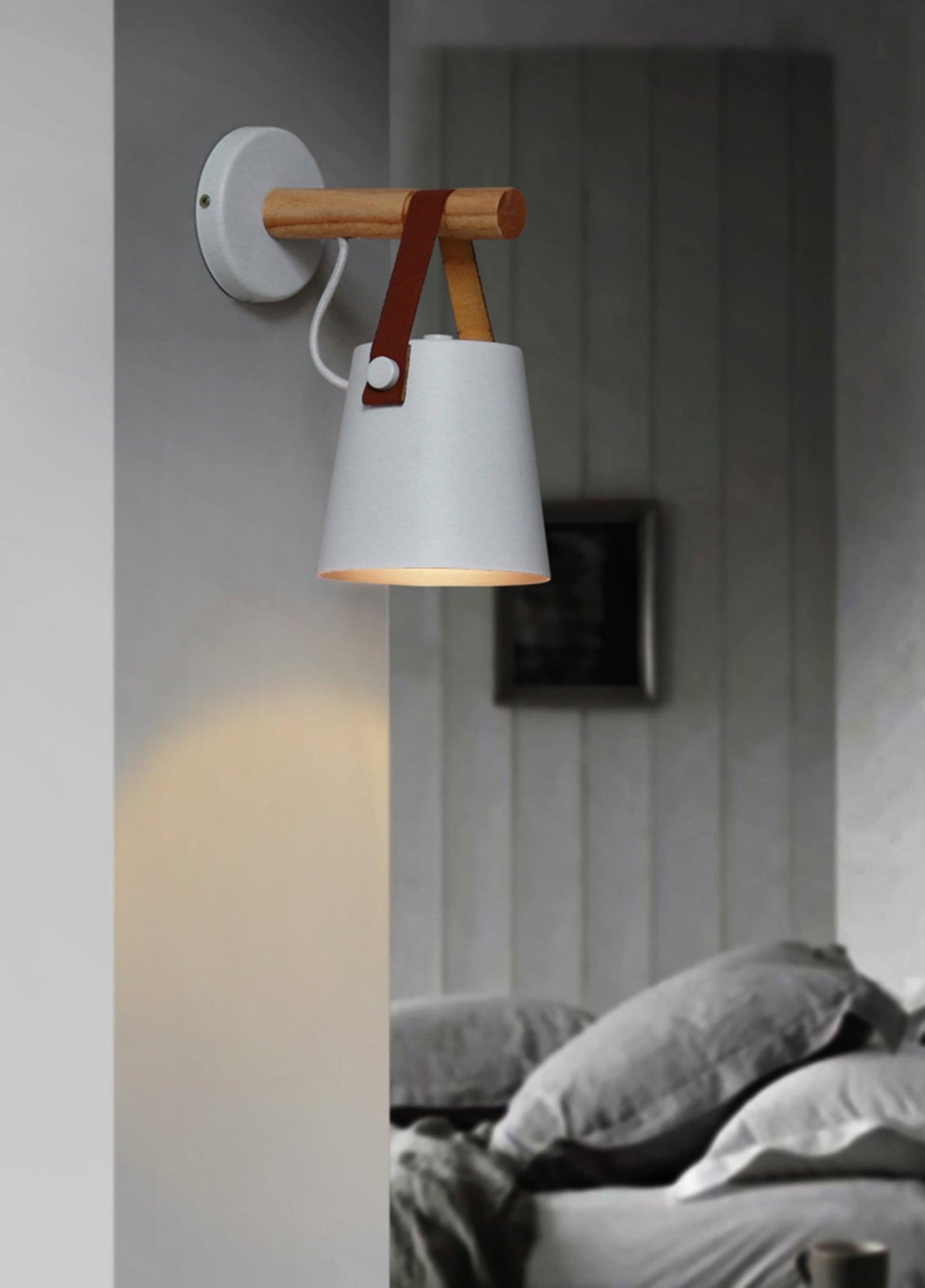 Sovrik Konisk Vegglampe i Tre | Moderne Design | Miljøvennlig | Dekor for Hjemmet
